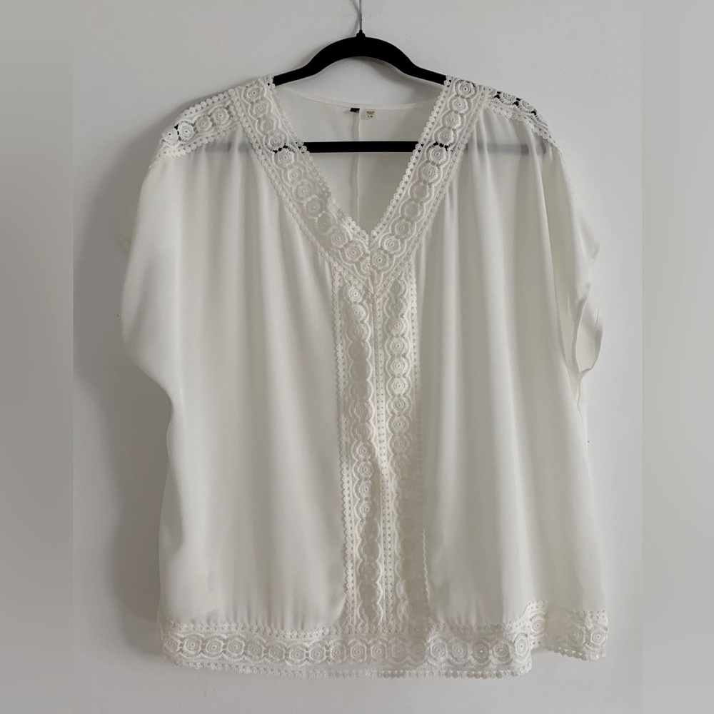 White ss summer blouse with crocheted trim